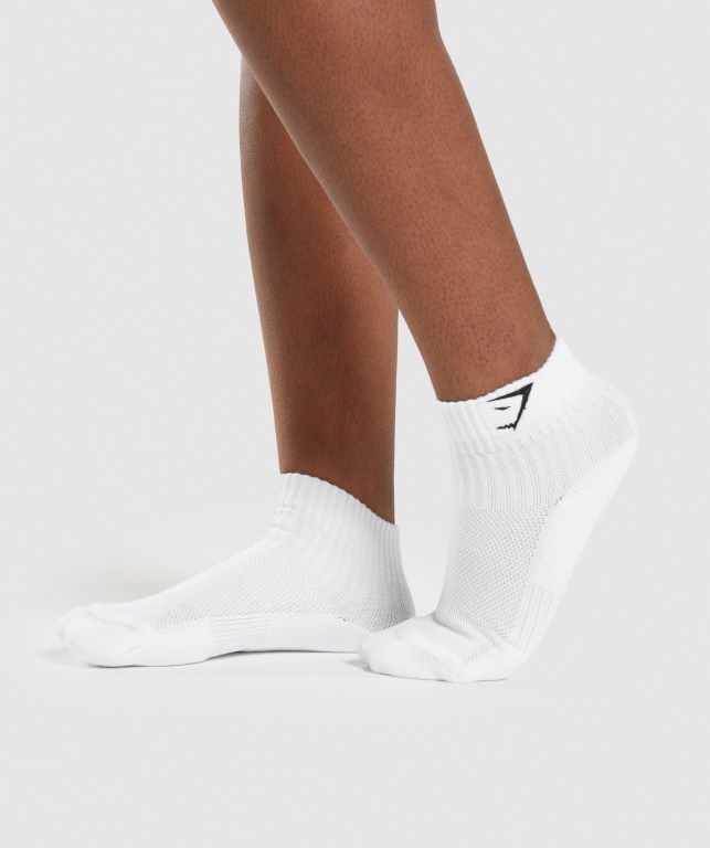 Calcetines Gymshark Sharkhead Embroidered Quarter 2pk Blancas | 6f436ZPNsHb